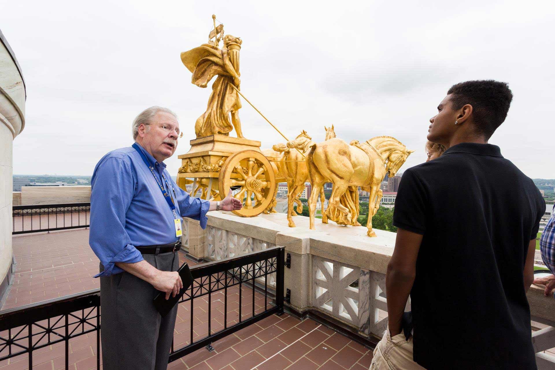 Link to free guided tours at the Minnesota State Capitol